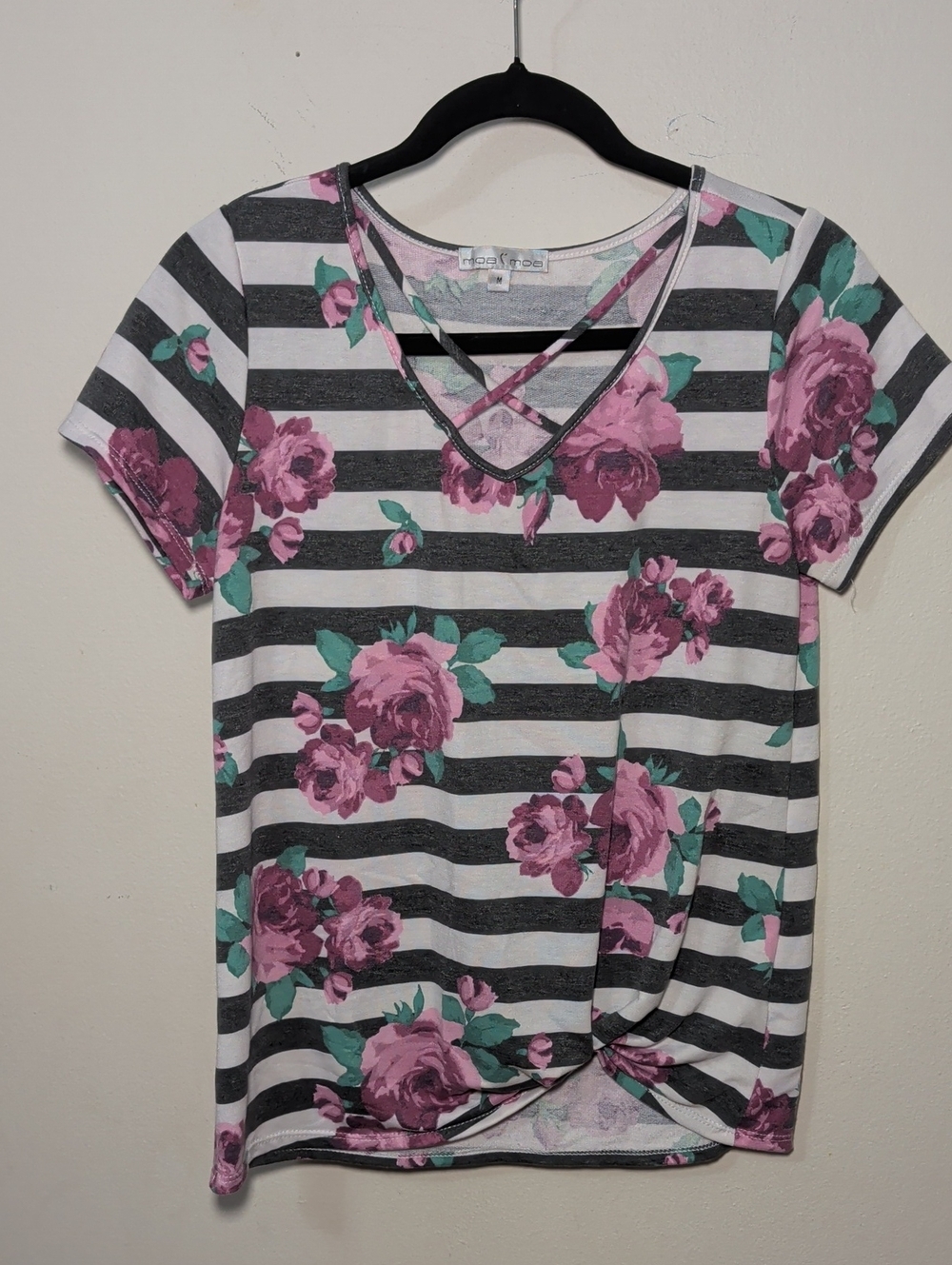 Moa Moa Black + White Striped T-shirt with Pink Roses V-neck Y2K Women's Size M
